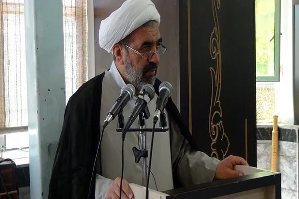علما با حُسن رفتار و سلوک خدمتگزار مردم باشند