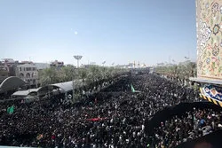 Menschliche Wellen strömen zum Grab von Imam Hussein (Friede sei mit ihm)