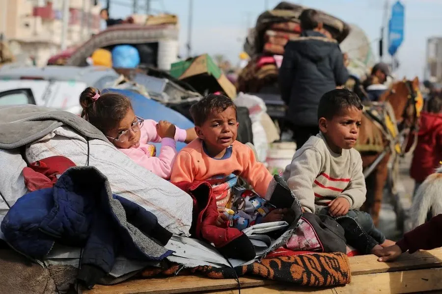Egypt’s Al-Azhar Fatwa Body Permits Paying Zakat to Support Displaced Gazans