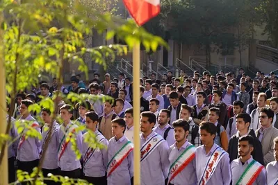 نواختن زنگ استکبار ستیزی در خرم آباد