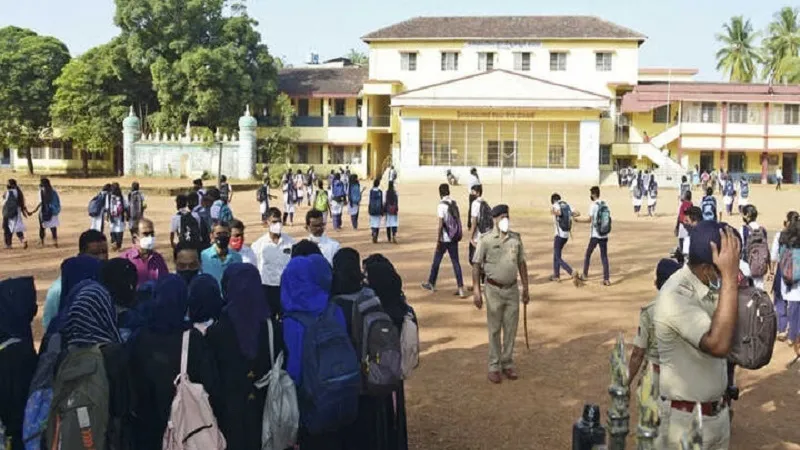   په هندوستان کې له  ۱۷۰   زیاتې  اسلامی مدرسې  وتړل شوې