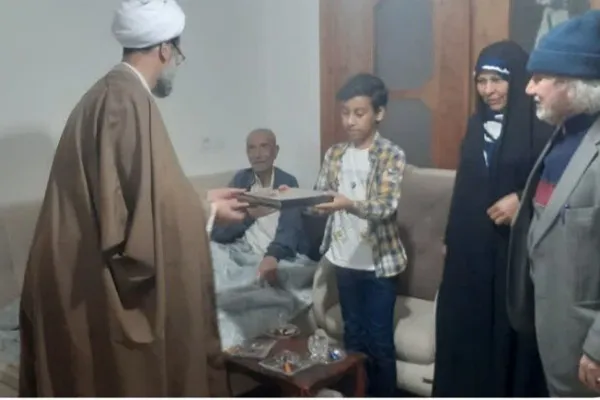 نوجوان حافظ قرآن در آزادشهر تجلیل شد