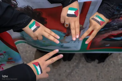 زنجیره انسانی دانش آموزان و کادر درمان تبریز در حمایت از مظلومان غزه‎