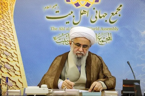 استاد حشمت‌پور در کنار زندگی زاهدانه به تدریس متون گوناگون اهتمام داشت