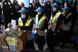  مراسم نمادین نواختن زنگ «شور عاطفه ها» در دبیرستان دخترانه شهید «محمد باقر صدر» تهران