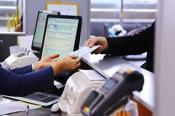 حیایی: نقد به پیشرفت کارم کمک می‌کند + فیلم