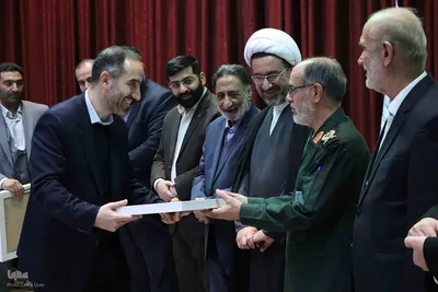 نشست جبهه علمی و فرهنگی اساتید بسیجی در دانشگاه تبریز