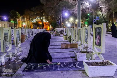 شب یلدا در گلستان شهدا