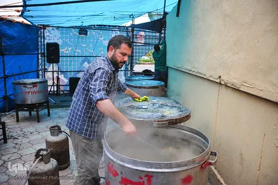 پخت و توزیع 2500 کیلو آش نذری به مناسبت رحلت پیامبر(ص) در اهواز 