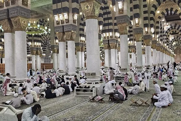 Mahigit 60,000 na mga Mag-aaral ang Nakikilahok sa mga Sesyong Quran Araw-araw sa Moske ng Propeta