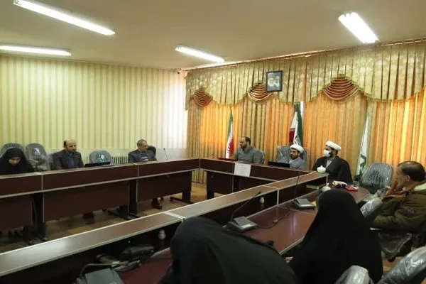بررسی علل موانع انس با قرآن در جامعه