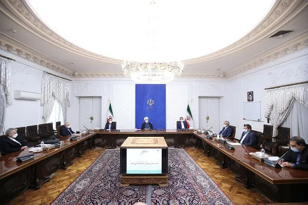 توسعه اقتصادی مناطق آزاد بایستی با تشویق و ایجاد امنیت اقتصادی برای بخش خصوصی انجام شود