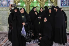 تشرف 313 خادمه حرم امام زاده صالح به قم