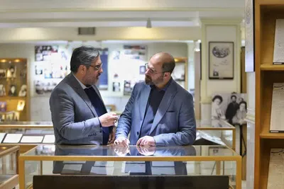مستند صد سال تطور