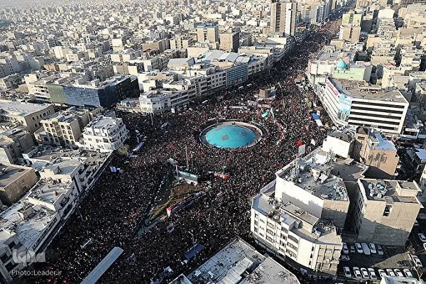 4 ملايين إيراني يشيعون الشهيدين سليماني والمهندس