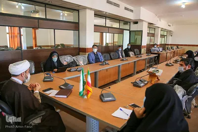 نشست «زن، فرهنگ و هنر اسلامی و خودباوری» در شيراز‎