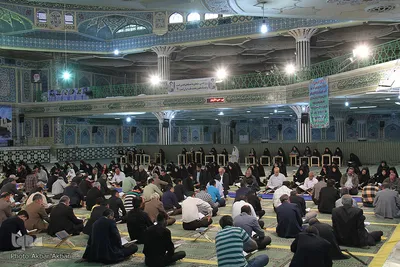 جزءخوانی قرآن کریم در مصلای شهرکرد