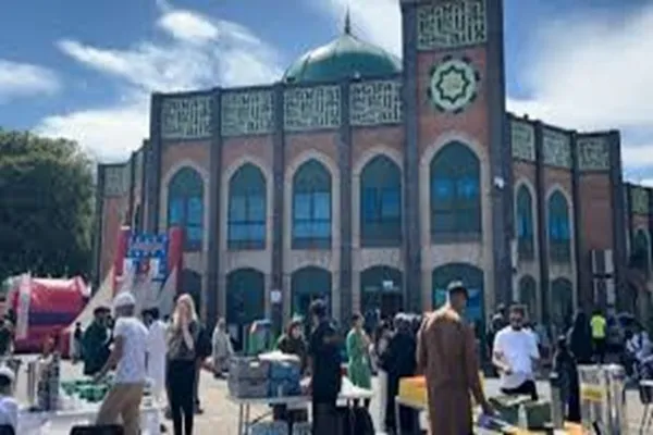 Angleterre : une mosquée offre des centaines de jouets aux enfants hospitalisés