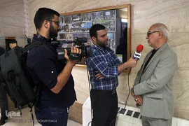 تجمع اعتراضی جمعی از فعالان تشکل‌های قرآنی در دبیرخانه شورای عالی انقلاب فرهنگی