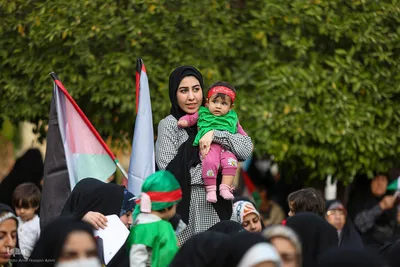 اجتماع زینبی بانوان و کودکان شیراز در حمایت از مادران مظلوم غزه