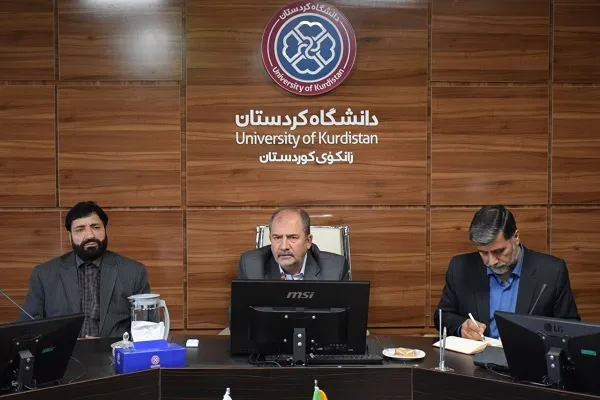 امام خمینی با نگاهی فرا مذهبی، فراجناحی و فراملی به مسائل می‌نگریستند