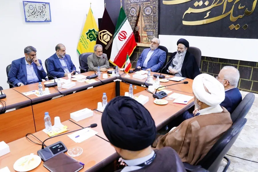 على مسؤولي الحج أن ينقلوا المعلومات التالية إلى الجهات المعنية