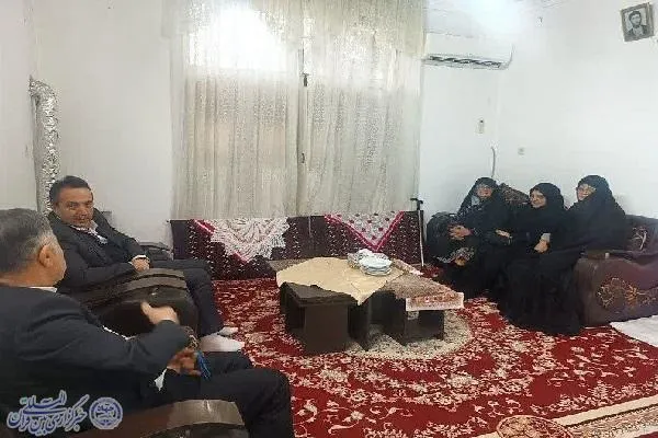 دیدار رئیس بنیاد شهید بابل با مادر معظم روحانی شهید جبار قلی‌زاده آغوزبنی