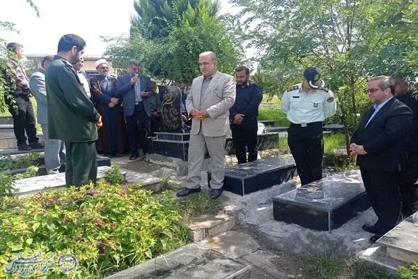 آیین عطر افشانی  و غبارروبی مزار شهدا در سوادکوه شمالی