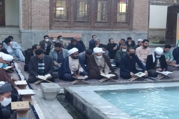 محفل انس با قرآن در سنندج برگزار شد