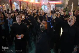 مراسم عزاداری چهارمین شب دهه اول محرم در صحن امام حسین(ع) حرم مطهر حضرت عبدالعظیم حسنی(ع) در شهر ری