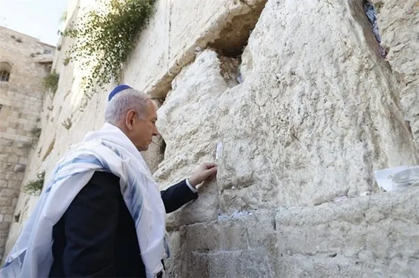 Le gouvernorat d'Al-Qods dénonce la présence de Netanyahu sur l'esplanade des mosquées