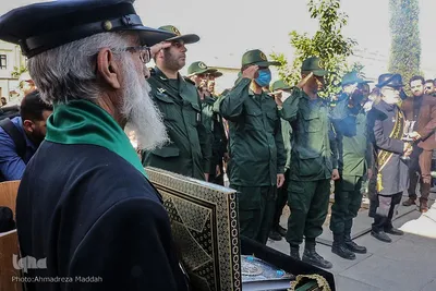 اهتزاز پرچم حرم حضرت اباعبدالله الحسین(ع) در شیراز