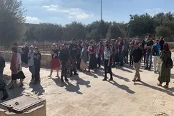 Israelische Siedler greifen Al Aqsa-Moschee an