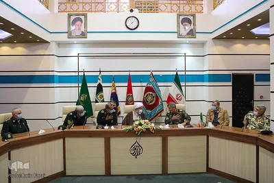 نشست صمیمانه نماینده ولی فقیه با فرماندهان ارشد نظامی و انتظامی فارس