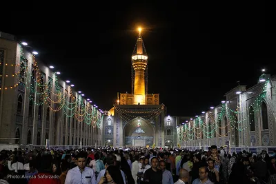 حرم مطهر رضوی در شب میلاد حضرت رضا(ع)