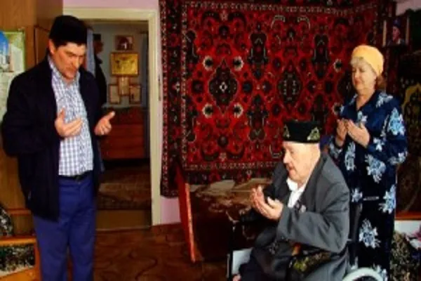 Имам навестил ветерана Великой Отечественной войны