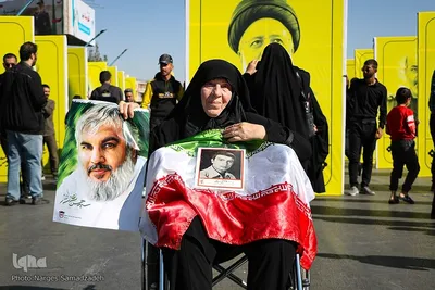بدرقه پیکر شهید نیلفروشان تا خانه ابدی