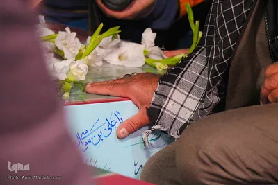 استقبال از ۵ شهید گمنام در فرودگاه بیرجند