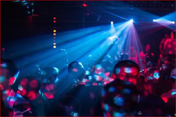 Bir eksiğiniz  ''Helal'' gece kulübüydü