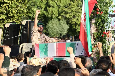 تشییع پیکر هفت شهید دفاع مقدس در همدان 