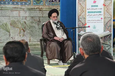 جزءخوانی قرآن کریم در مصلای شهرکرد