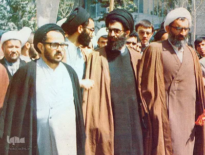 سیدعلی خامنه‌ای از تولد تا رهبری