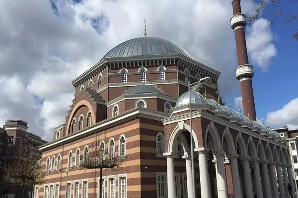 Neuf mosquées menacées aux Pays-Bas
