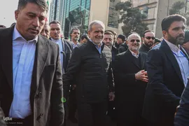 حضور مسعود پزشکیان، رئیس‌جمهور در مراسم یوم‌الله ۲۲ بهمن
