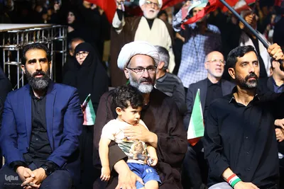 محفل انس با قرآن به منظور بزرگداشت رهبر شهید