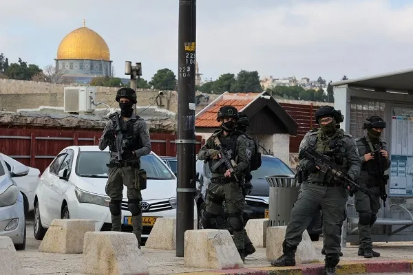 Injuries Reported as Israeli Forces Attack Worshipers Near Al-Aqsa Mosque