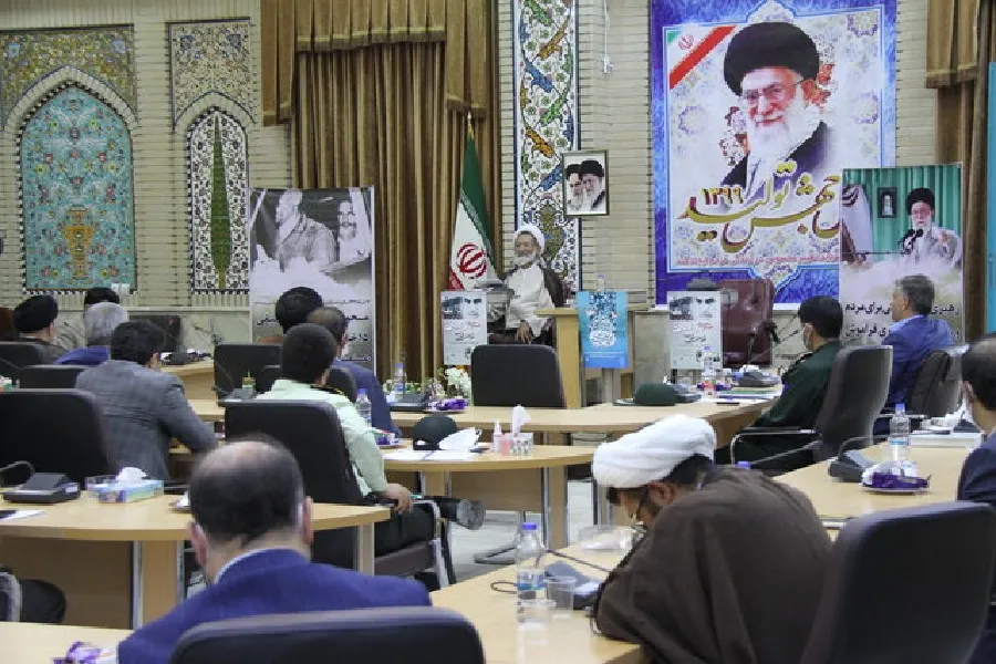 اقتدار امام خمینی(ره)؛ مؤلفه اصلى در پیشبرد اهداف انقلاب اسلامی