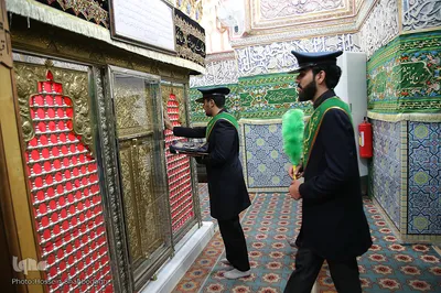آیین تعویض پرچم حرم امامزاده علی بن جعفر(ع)