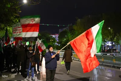 اجتماع عاشورایی جامعه دانشگاهیان اصفهان و علوم پزشکی در دفاع از میهن اسلامی