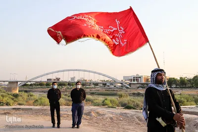 اهتزاز پرچم ۲۰۰ متری «یا حسین(ع)» در اهواز